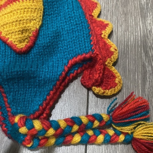 Hand knit Red Dragon Beanie 17% alpaca wool kids hat - Picture 5 of 11